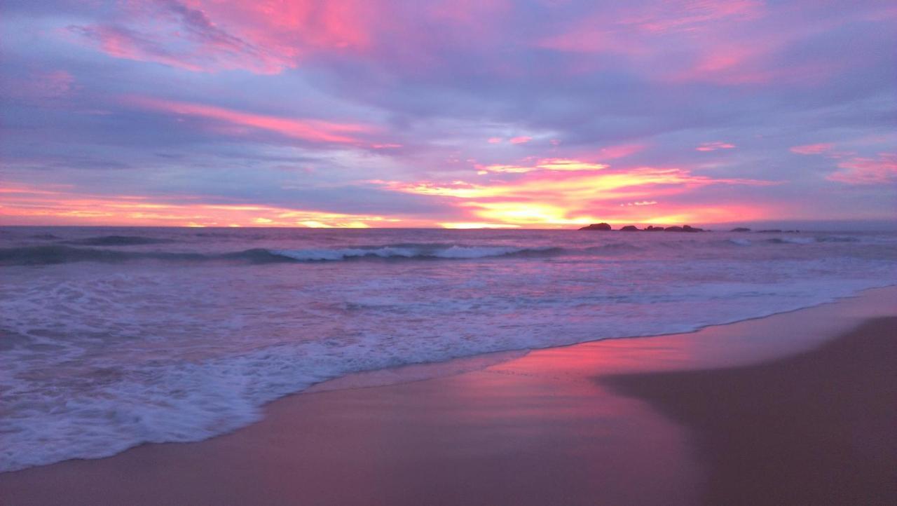 Sundance Surf Coconut Point Hotel Weligama Luaran gambar